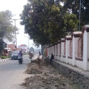 Diduga proyek siluman, proyek penggalian rusak bahu jalan, Ketua LSM Bentar akan kirim surat teguran