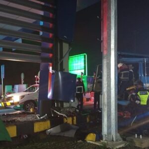 Polres Sukabumi Evakuasi korban kecelakaan tunggal ke Rumah Sakit