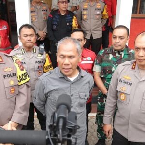 Bantu tenaga Manggala Agni, Polda Sumsel tambah 50 personel di Pampangan