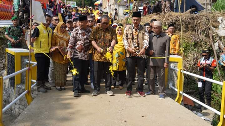 Bupati Sukabumi Apresiasi Kemajuan Dan Kepemimpinan Visioner Desa Pasir Datar Indah Caringin