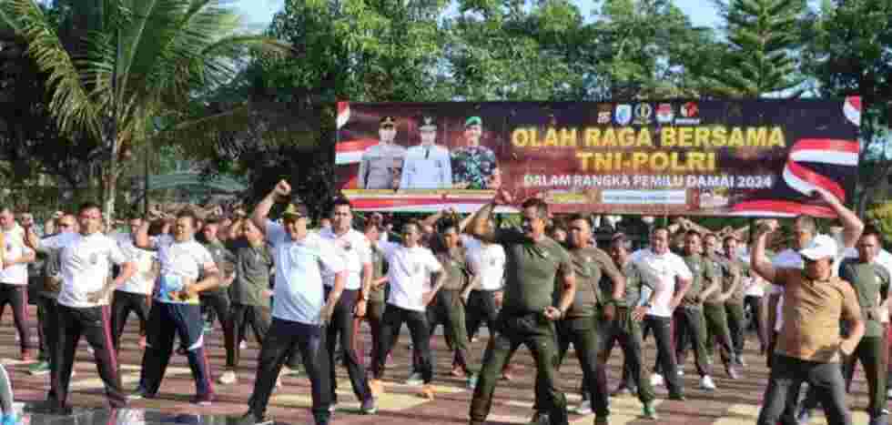 Kapolres Lebak dan Forkompimda Lebak mengadakan Olahraga Bersama TNI-POLRI di Lapangan Mapolres Lebak