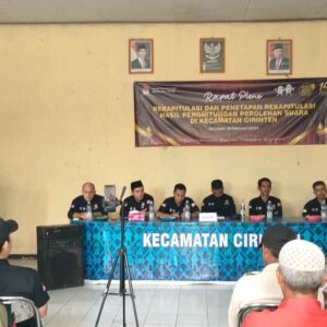 Pembukaan Rapat Pleno Rekapitulasi Hasil Pemungutan Suara Pemilu 2024 Tingkat PPK/Kecamatan Cirinten