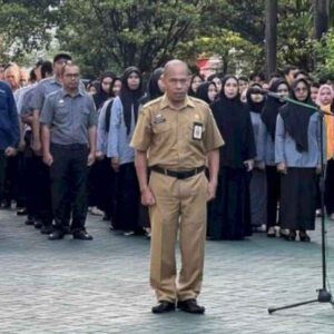 Pimpin Apel Pagi, Kabag Humas Protokol DPRD Kota Makassar Tekankan Kedisiplinan dan Tupoksi