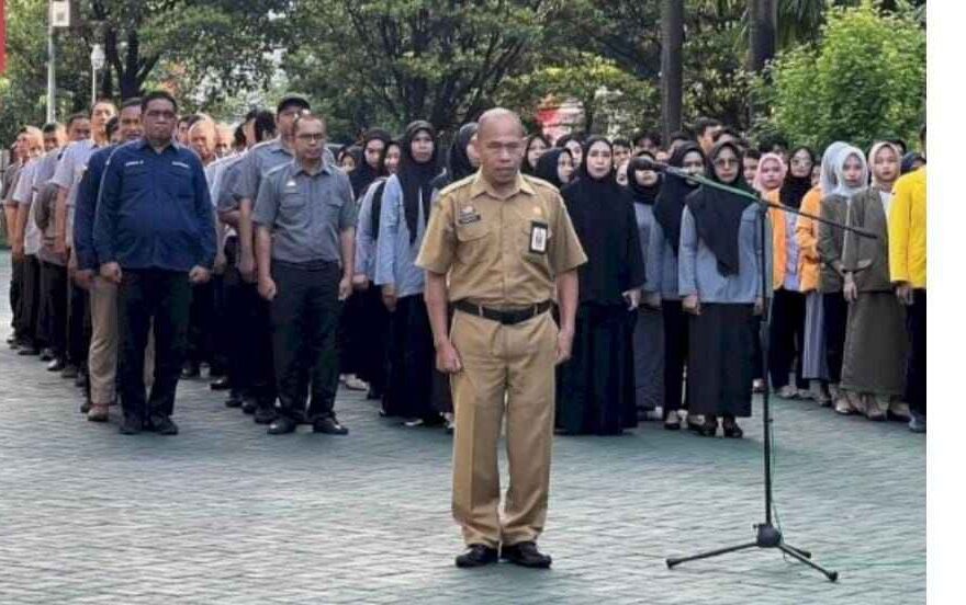 Pimpin Apel Pagi, Kabag Humas Protokol DPRD Kota Makassar Tekankan Kedisiplinan dan Tupoksi