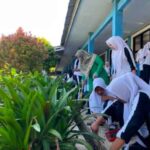 Usai Senam Pagi Bersama, SMAN 15 Pandeglang Adakan Salsih di Lingkungan Sekolah