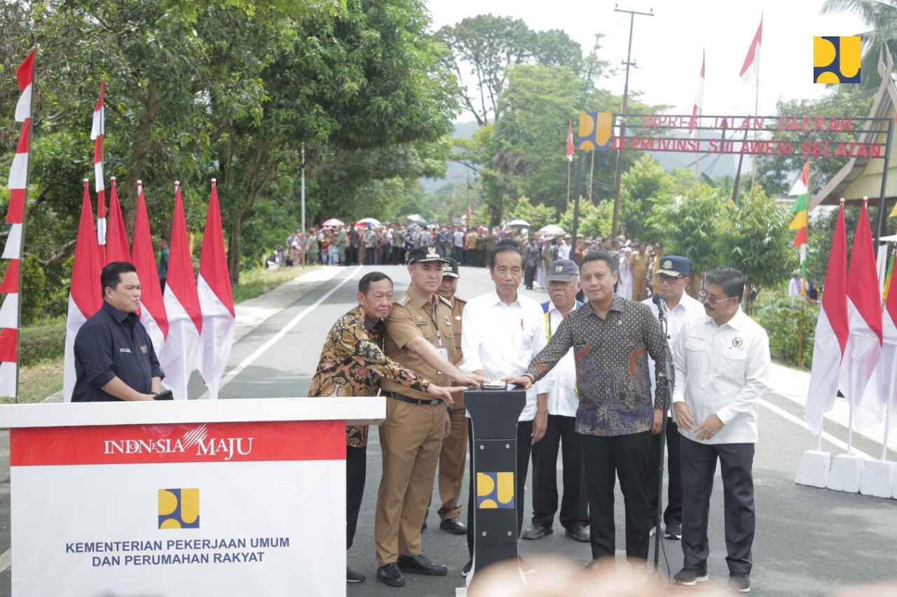 Presiden Jokowi Resmikan 27 Ruas Inpres Jalan Daerah di Sulawesi Selatan Senilai Rp 669 Miliar