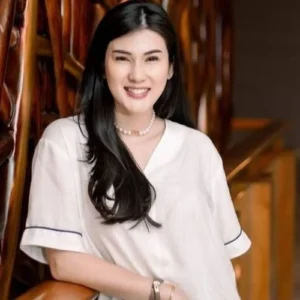 Selebgram dan influencer Stevie Agnecya meninggal dunia