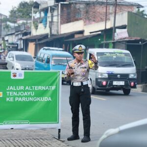 Antisipasi Kemacetan di Jalur Utara, Polres Sukabumi Lakukan One Way