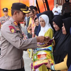 Polres Aceh Selatan Salurkan Zakat Fitrah, Berikan Keberkahan Idul Fitri