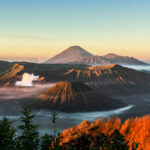Keajaiban Sunrise di Gunung Bromo: Menyaksikan Matahari Terbit di Negeri di Atas Awan