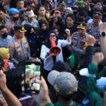 Andi Ina Redam Ketegangan di DPRD Sulsel, Temui Ribuan Mahasiswa Meski Sedang Kurang Sehat