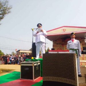Camat Cirinten Pimpin Upacara HUT ke-79 RI, Gaungkan Semangat Perjuangan dan Persatuan di Tengah Tahun Politik