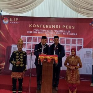 Darmansyah dan Sudirman Daftar Sebagai Balon Bupati dan Wakil Bupati Aceh Selatan