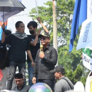 Demo Tetap Kondusif, Ketua DPRD Lampung Temui Aliansi Lampung Menggugat