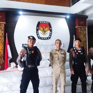 Jelang Pilkada, Polres Kukar Rutin Gelar Patroli Kamtibmas di KPU Kukar