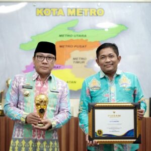 Pemkot Metro Raih UHC Award dari Wapres RI sebagai Bentuk Dukungan terhadap Program JKN