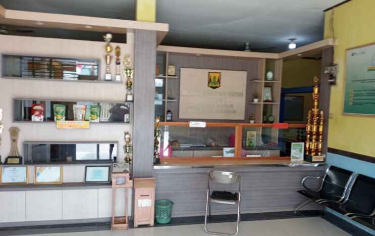 Dugaan praktik kongkalikong atau modus bungkam muncul saat Camat dan Sekmat Cisolok, Jenal Abidin dan Okih, memilih bungkam ketika dimintai klarifikasi o