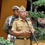 Pimpin Apel, Sekda Kota Metro Minta Satpol PP Tertibkan PKL di Taman Merdeka