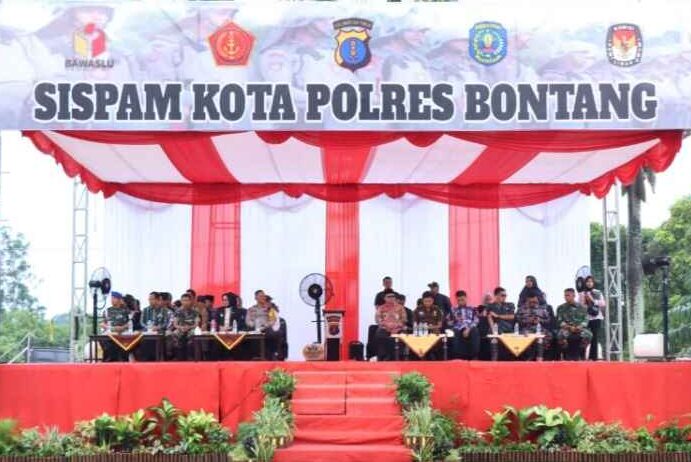 Polres Bontang Gelar Simulasi Sispam Kota di GOR PT. Pupuk Kaltim, Wujudkan Kesiapan Jelang Pilkada 2024
