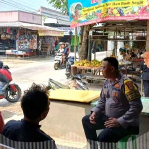 Sambangi Warga, Bhabinkamtibmas Bekasi Gaungkan Kamtibmas Jelang Pilkada 2024