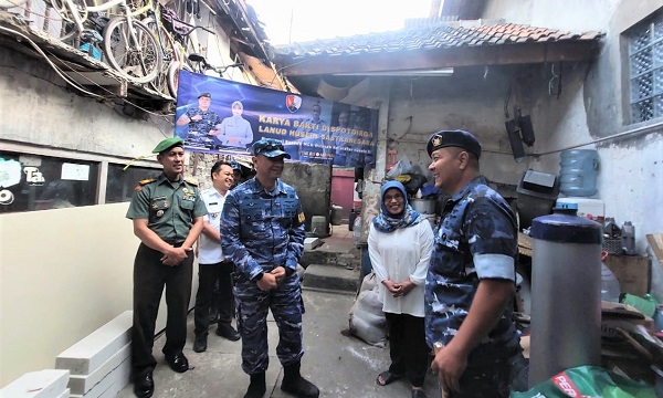 Wujud Nyata Kepedulian, Lanud Husein Sastranegara Gelar Bakti Sosial Bangun MCK