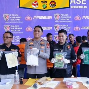 Mapolsek Ciksel Gelar Konferensi Pers Kasus Pengedaran Narkoba