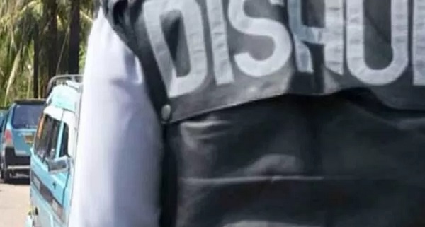 Oknum Dishub di Terminal Slawi maksa minta uang parkir kendaraan berhenti