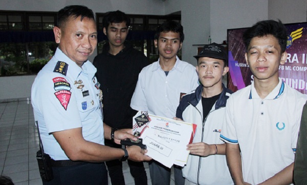 Sukses dan Hasilkan Atlet E-Sport Muda Kota Kembang, Danlanud Husein Sastranegara Tutup Mobile Legend Competition1