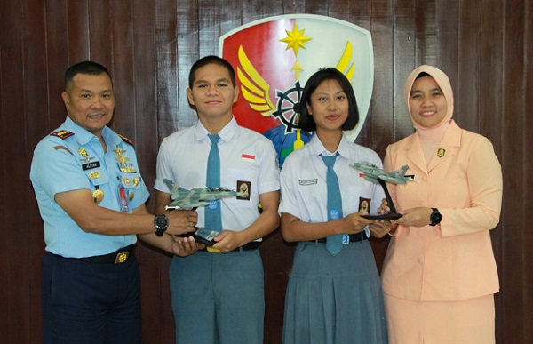 Ukir Prestasi, Siswa Angkasa Terima Apresiasi dari Danlanud Husein Sastranegara1
