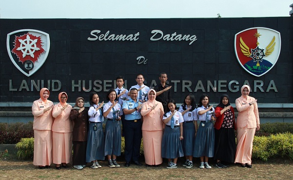 Ukir Prestasi, Siswa Angkasa Terima Apresiasi dari Danlanud Husein Sastranegara2