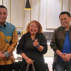 Aktifis Perempuan, Theodora Amfotis Beri dukungan pada Cagup-Cawagub Independen Dharma-Kun