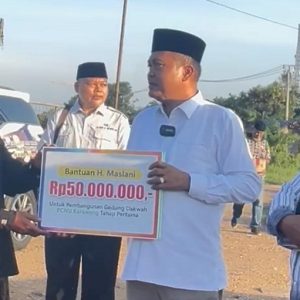 Cawabup Karawang 02 H. Maslani Tinjau dan Berikan Bantuan Pembangunan Gedung Dakwah