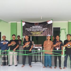 Dekatkan Diri Dengan Masyarakat, Squad Nusantara Kab Tangerang Kembali Bagikan Bantuan Sarana Ibadah