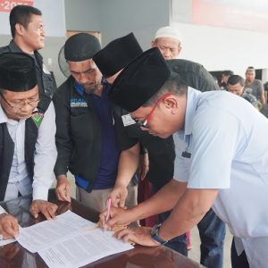FUI-SU deklarasikan dukungan pada pasangan Asri LUdin Tambunan dan Lomlom Suwondo
