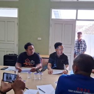Gabungan LSM dan Ormas Sekabupaten Pesawaran bersama Forum Masyarakat Bersatu Laporkan KPU Pesawaran