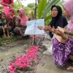 Aksi ziarah kubur di jalan rusak, Bentuk protes minimnya perhatian dan kepedulian pemerintah daerah  
