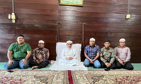 H. Sugiat Santoso Sumbang Lembu untuk Haul Tuan Guru Besilam ke 101