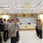 Laksanakan Tes Urine Mendadak, Kapolres Ketapang Pastikan Personil Bebas Narkoba