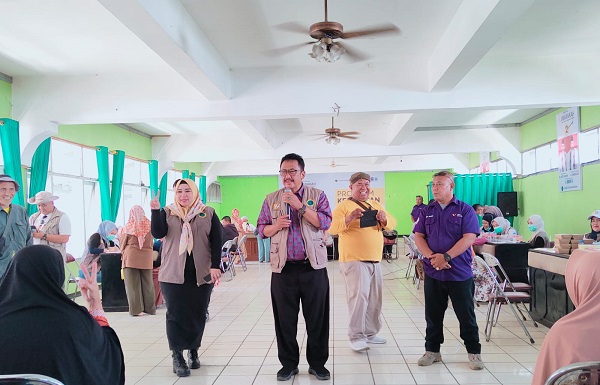 Pasangan Calon Bupati Sukabumi Nomor Urut 2, H. Asep Japar - H. Asep Japar Gelar Bakti Sosial Pengobatan Gratis