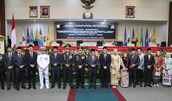 Pj. Gubernur Samsudin Hadiri Pelantikan Pimpinan DPRD Lampung