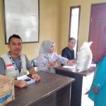 Bantu Masyarakat, 827 KPM di Desa Cirinten Terima Bantuan Sosial