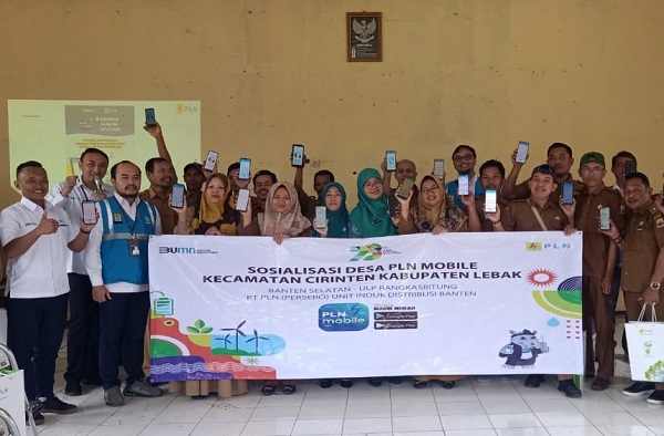 Camat Cirinten hadiri, sekaligus buka sosialisasi penggunaan aplikasi Desa PLN Mobile