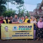 Golkar Peduli, Ketua DPRD Kab. Sukabumi salurkan bantuan banjir bandang di desa Pabuaran