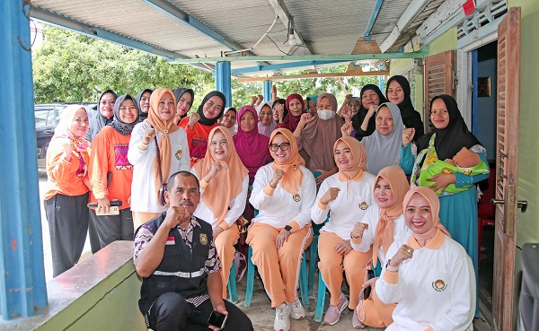 HUT ke-25 DWP dan PHI, Pj. Ketua Dharma Wanita Provinsi Lampung Gelar Bakti Sosial