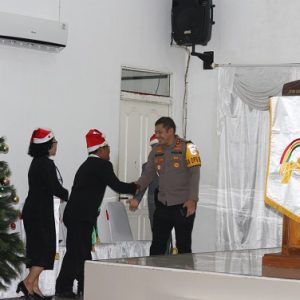 Kapolres Ketapang Turun Langsung Pantau Pengamanan Misa Natal 