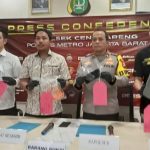 Kapolsek Cengkareng Pimpin Pers Rilis Ungkap Kasus Penemuan Mayat Sepasang Suami Istri