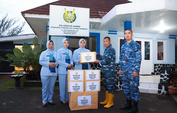 Ketua PIA Ardhya Garini Cabang 4D.I Lanud Husein Sastranegara Salurkan Bantuan Kemanusiaan Korban Bencana