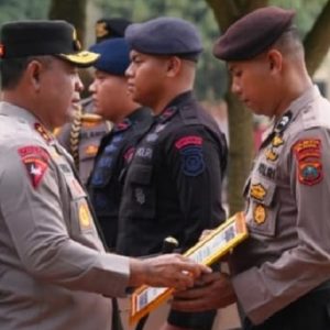 Lakukan Aksi Heroik, Kapolda Sumut Berikan Penghargaan Kepada Personil Polresta Deli Serdang