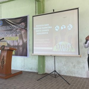 Luncurkan Kelurahan Bersinar, Kepala Satuan Narkoba Polres Ketapang Berikan Penyuluhan Bahaya Narkoba