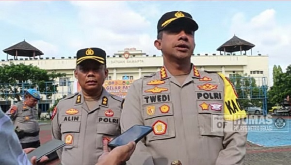 Pastikan Keamanan Nataru, Mapolrestro Bekasi Gelar Apel Operasi Lilin Jaya 2024